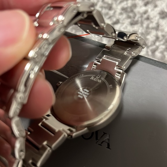 Bulova watch with diamonds - Picture 8 of 9